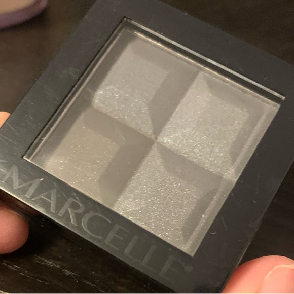 Marcelle “Black Magic” Eyeshadow Quad - Picture 2 of 4